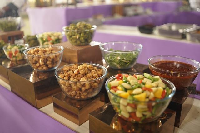 Elegant table centerpiece by Shagun Catering Ahmedabad